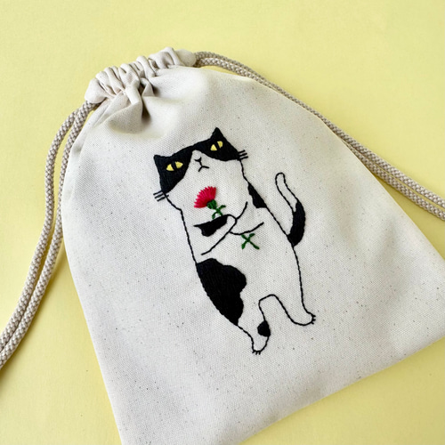 期間限定》＊手刺繍＊巾着ポーチ（猫とカーネーション）母の日ギフト