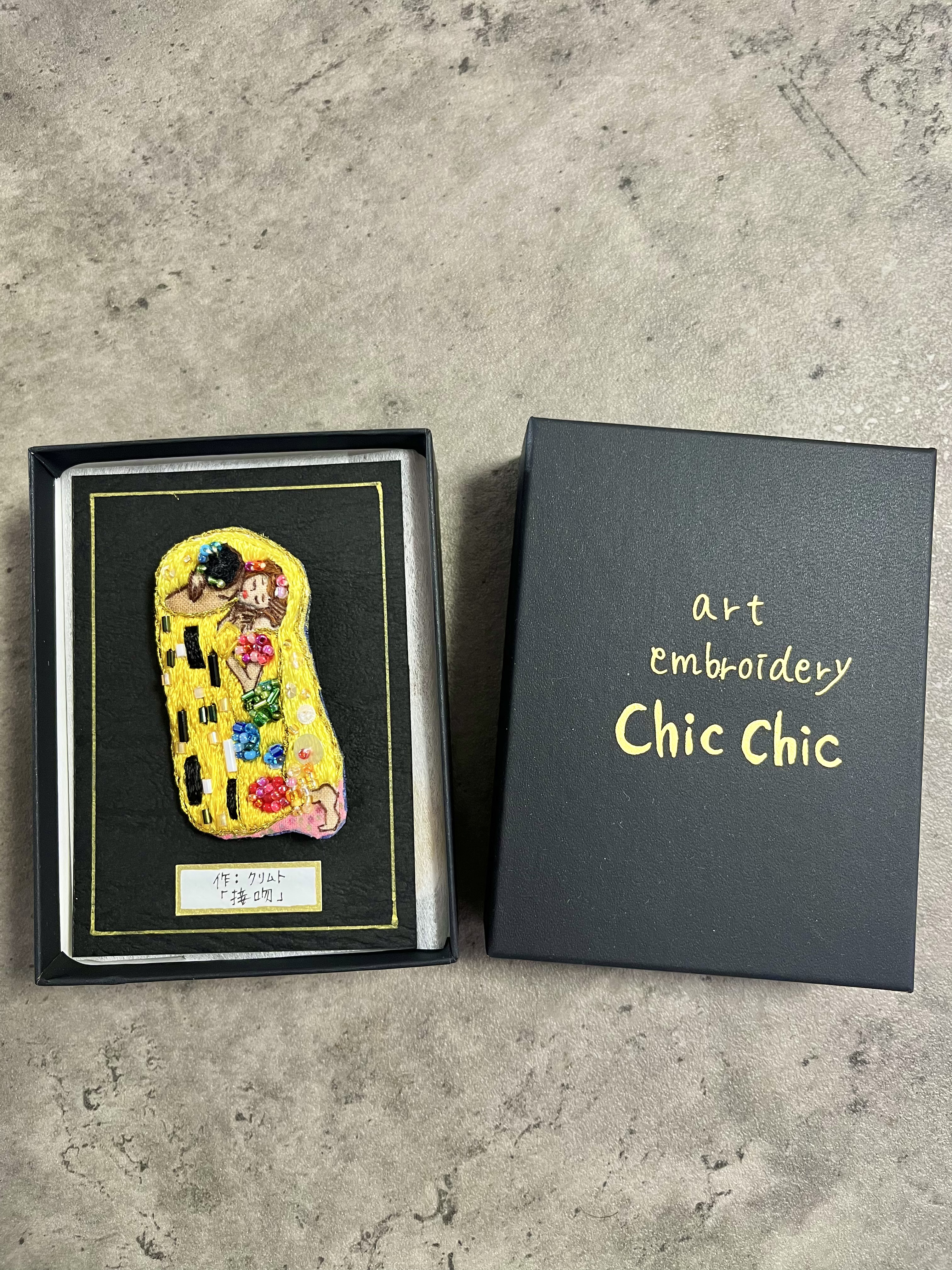 【クリムト】刺繍　絵画ブローチ　人物アクセサリー　個性的