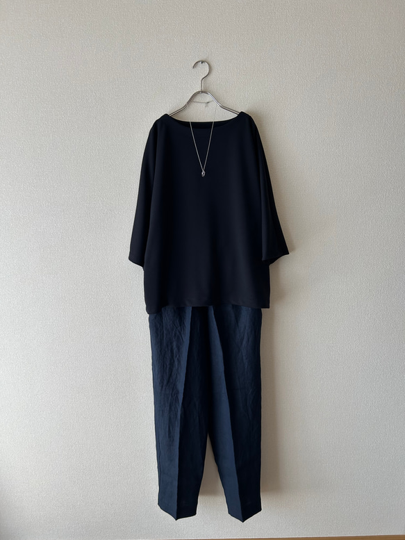 さらりとしたポンチニットのトップス　ブラック 5枚目の画像