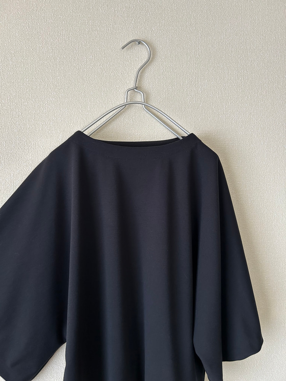 さらりとしたポンチニットのトップス　ブラック 7枚目の画像