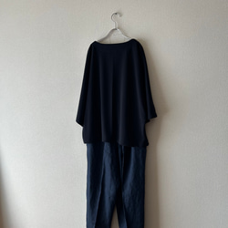 さらりとしたポンチニットのトップス　ブラック 6枚目の画像