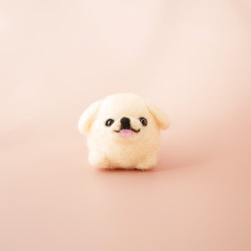 ペキニーズのお散歩マスコット｜手のひらサイズの羊毛フェルト
