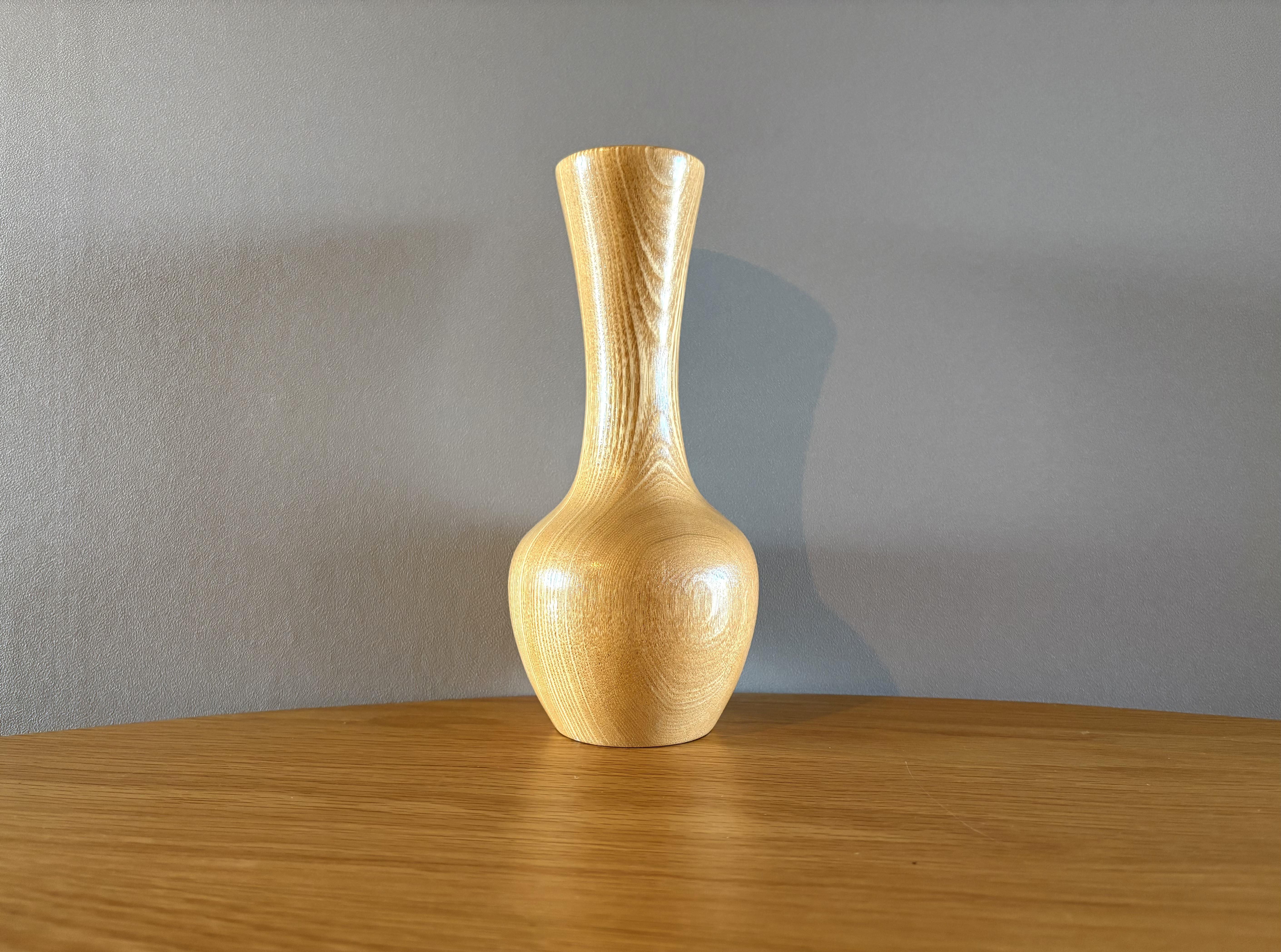 国産の古い木製のフラワーベース　花瓶　昭和レトロ　アンティーク　ヴィンテージ