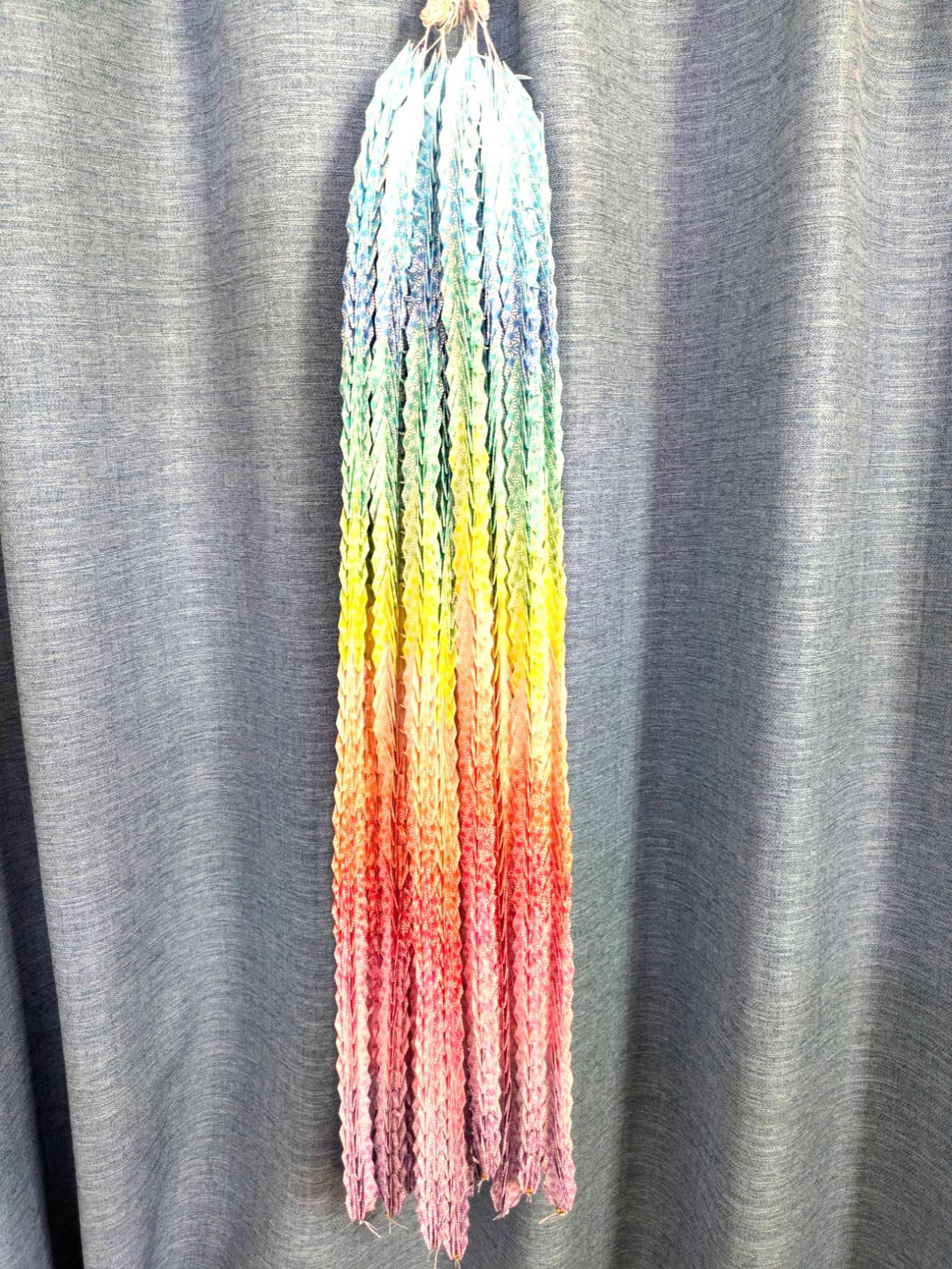 巫女が作った千羽鶴　千羽鶴　グラデーション　千代紙　願望実現　インテリア❦