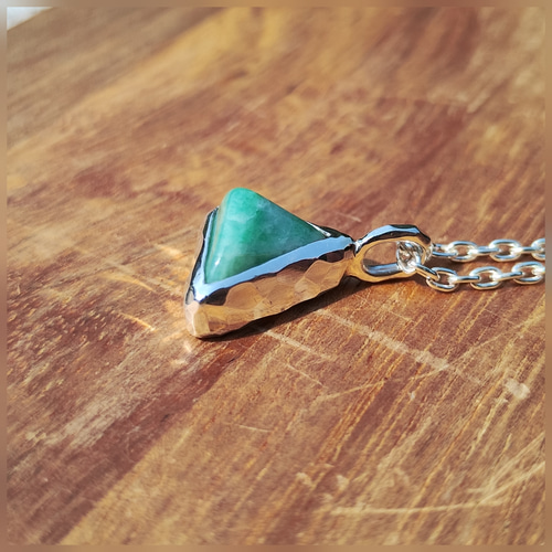 糸魚川翡翠×純銀の槌目模様ネックレス ネックレス・ペンダント Porte