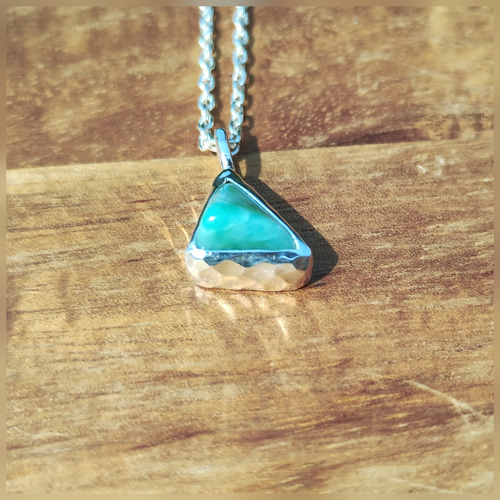 糸魚川翡翠×純銀の槌目模様ネックレス ネックレス・ペンダント Porte