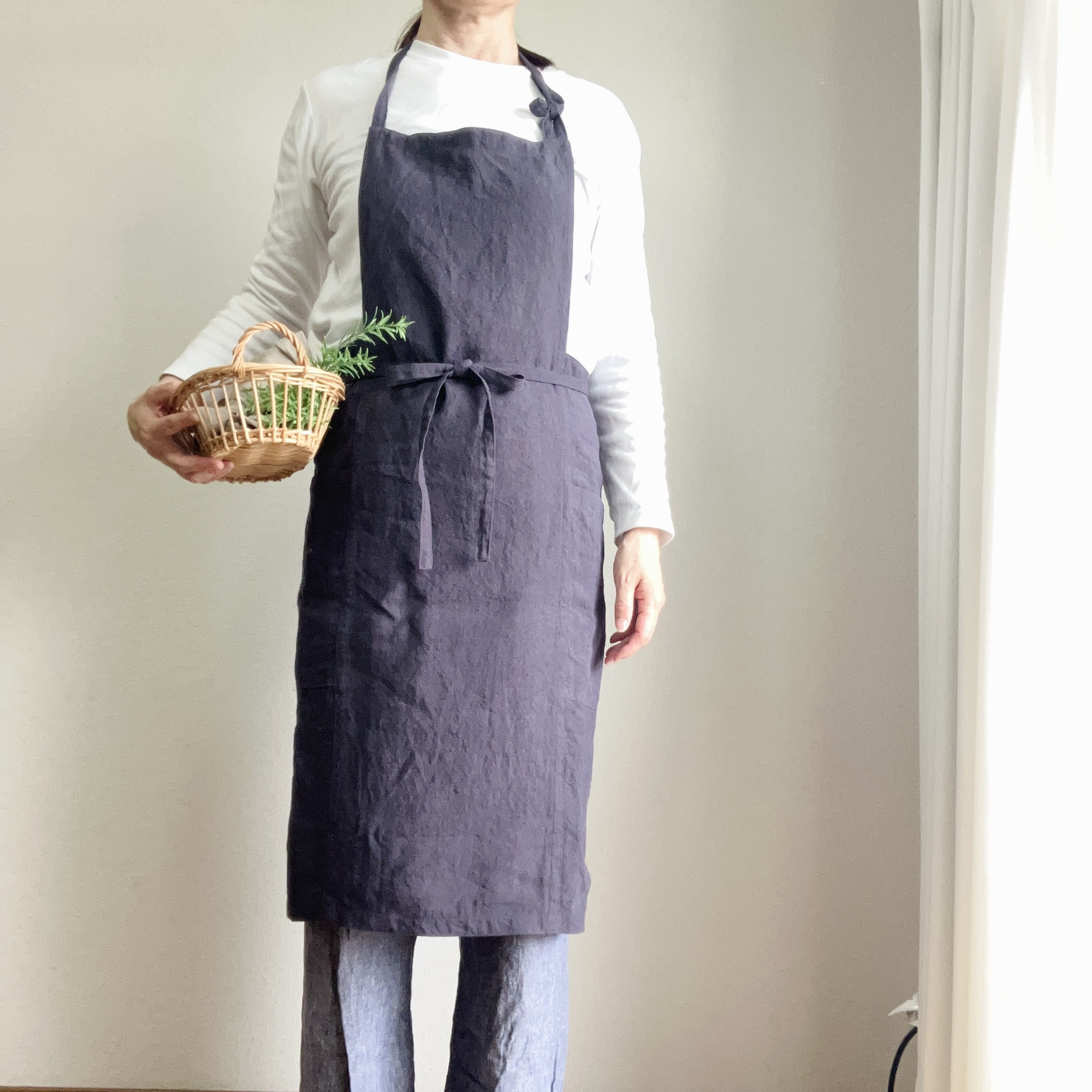 ベルギーリネンの魅力を纏う - ワークエプロン　ベルギーリネン２５番手　スチールグレー