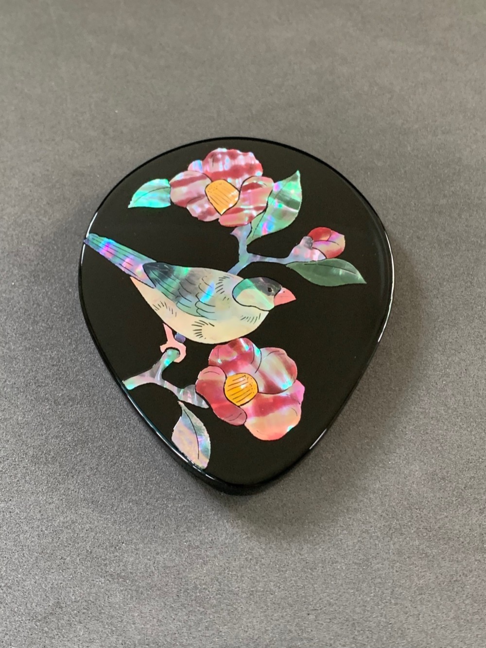 螺鈿　花鳥図　姫鏡　　（椿に文鳥）