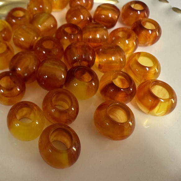 べっ甲 琥珀風 大穴 アクリル ビーズ 12枚目の画像