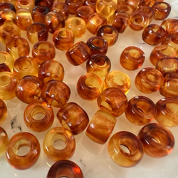 べっ甲 琥珀風 大穴 アクリル ビーズ 8枚目の画像