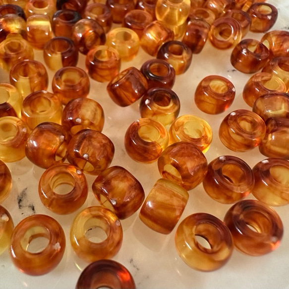 べっ甲 琥珀風 大穴 アクリル ビーズ 8枚目の画像