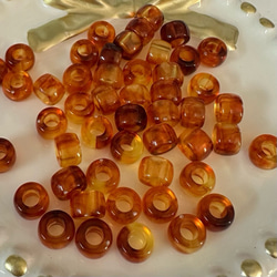 べっ甲 琥珀風 大穴 アクリル ビーズ 4枚目の画像