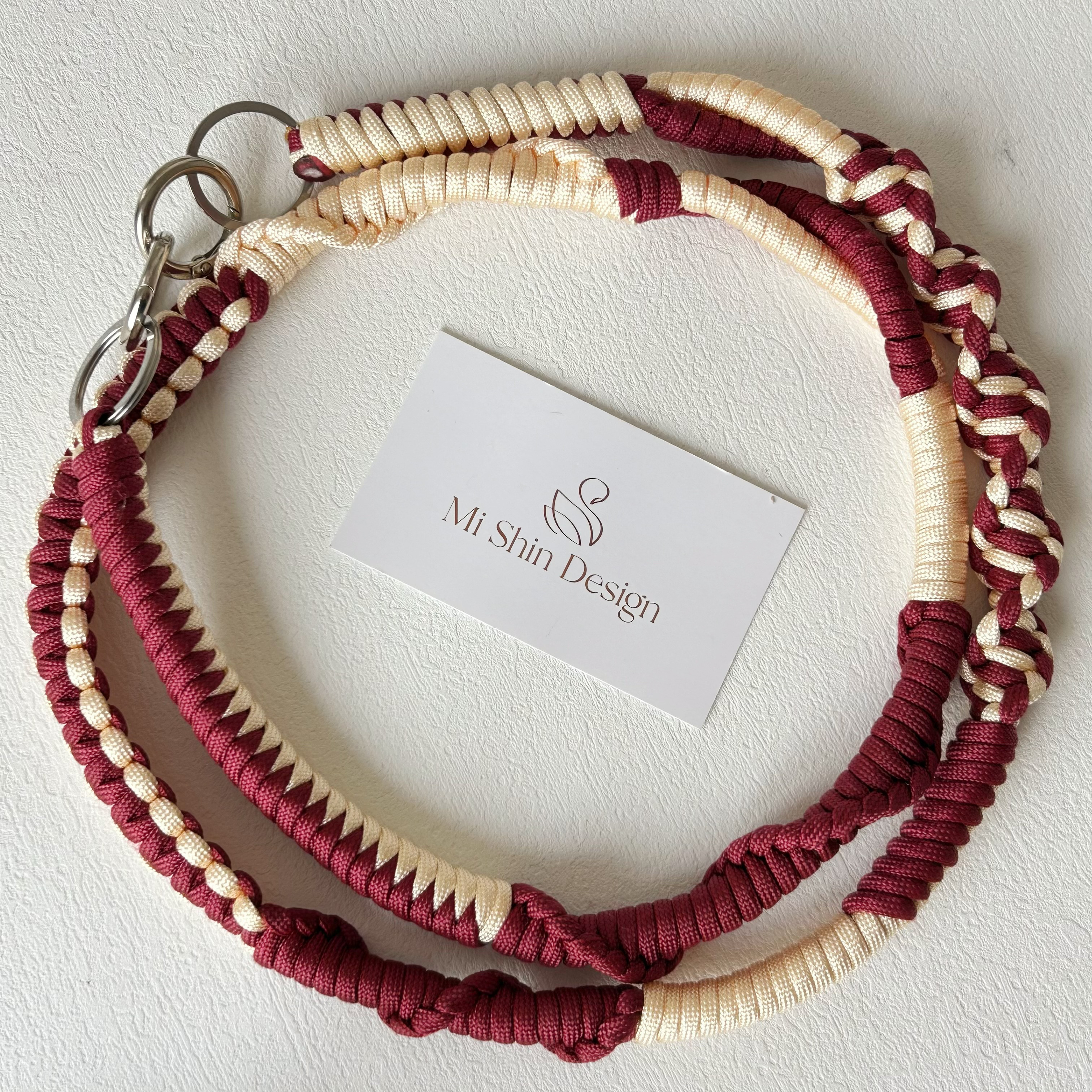【受注制作】2色　ユニセックス　2色編み　スマホストラップ スマホショルダー　ストラップ　　パラコード　ボルドー