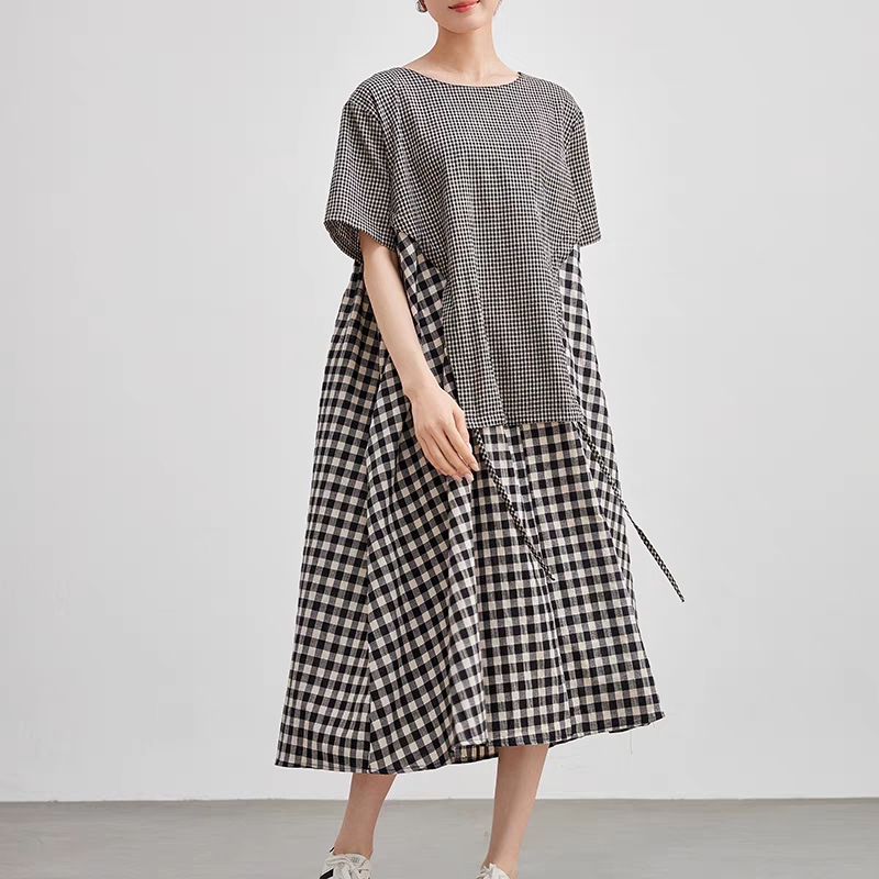 揺れる飾り紐が付いた新感覚のチェックスタイル☆半袖切り替えワンピース
