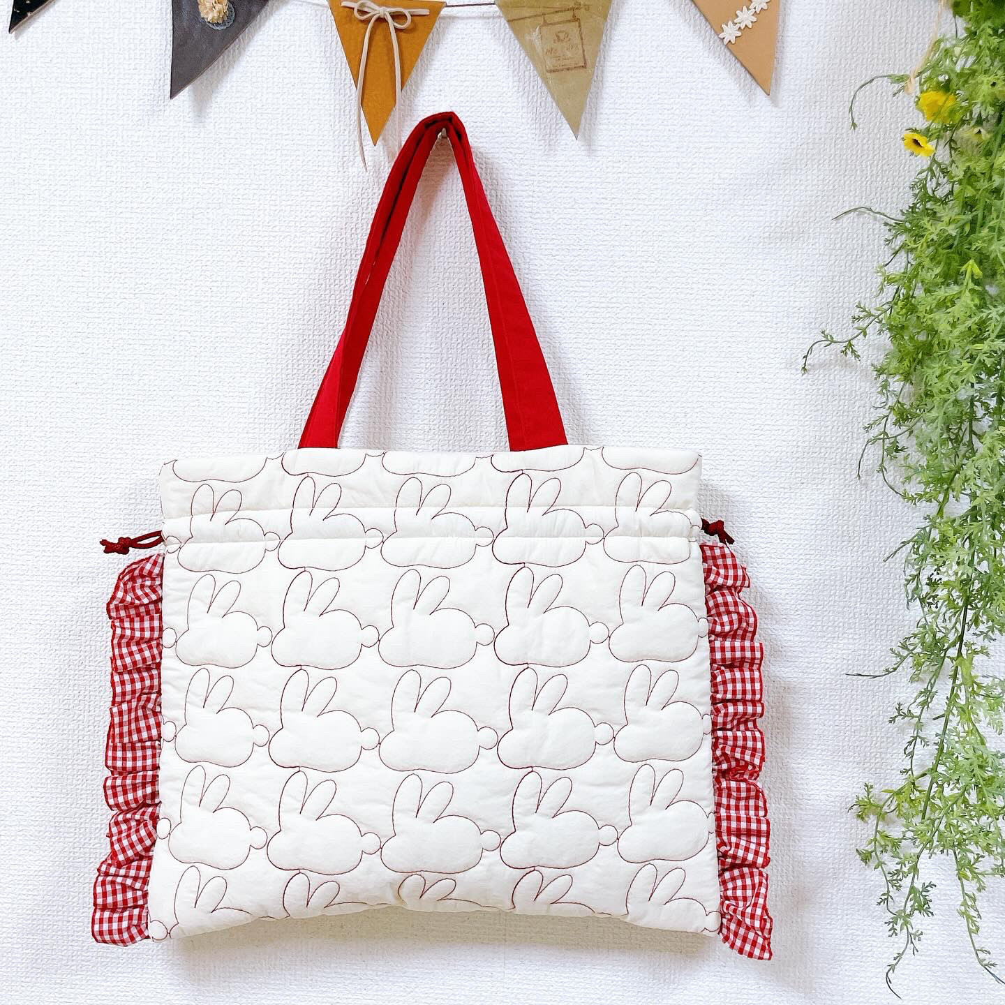 しかく巾着バッグ　うさぎキルト　赤