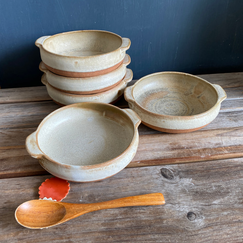 耐熱土の白いグラタン皿 丸型 お椀・ボウル・鉢 yaya 通販 19102059