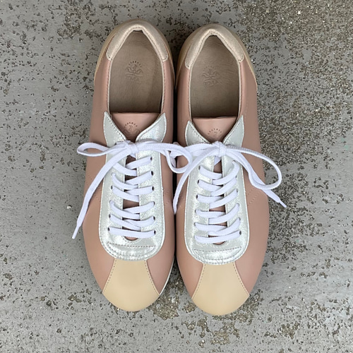 桜カラー 新色限定】クラシックなデザインEMAのスニーカー/ピンク