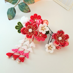 受注品》つまみ細工 髪飾り #19-44 七五三赤×ピンク(3歳用) コーム