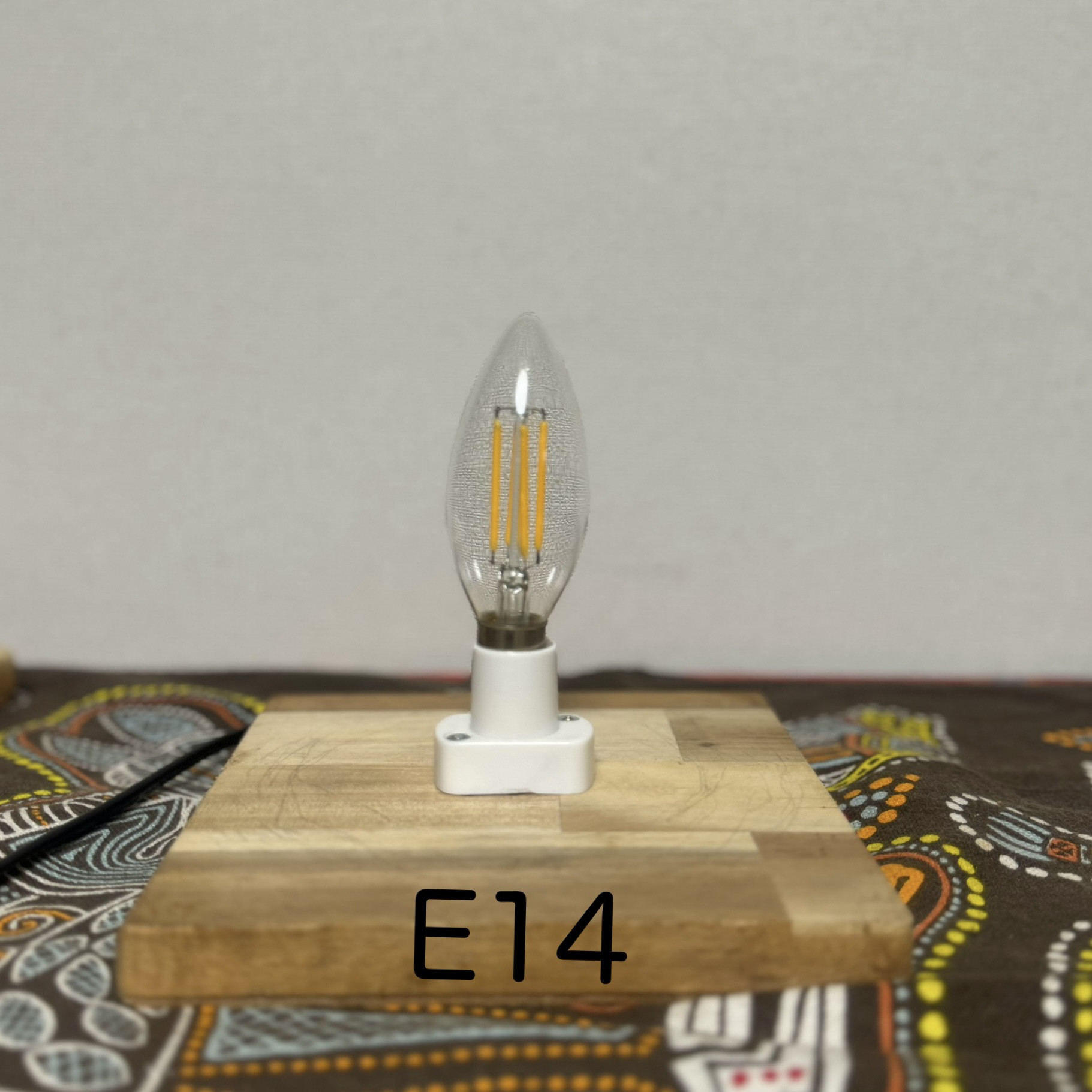 光の色を楽しむ、丸型  ペンダントライト ステンドグラス ランプシェード 置き型 テーブル ランプ インテリア 照明