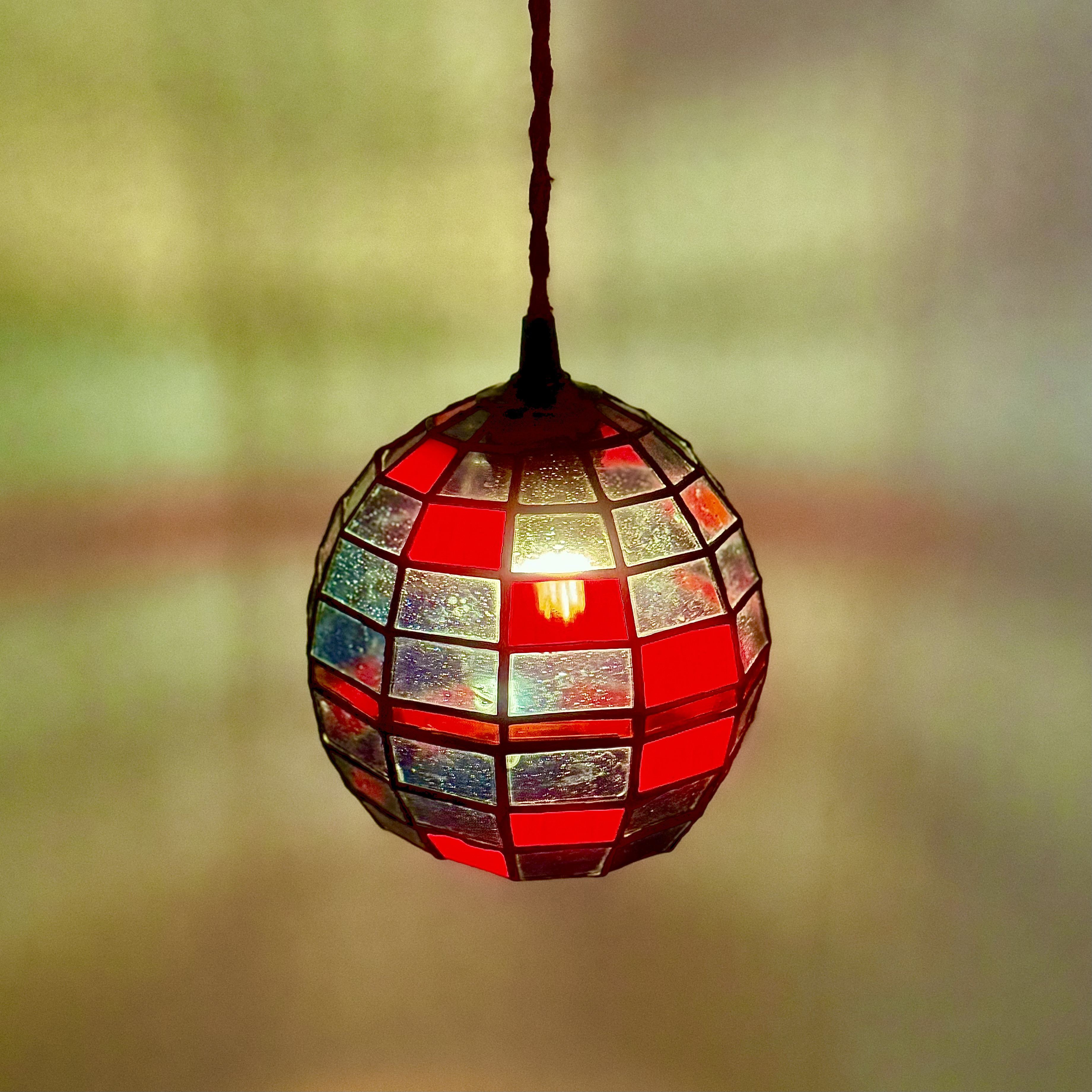 光の色を楽しむ、丸型  ペンダントライト ステンドグラス ランプシェード 置き型 テーブル ランプ インテリア 照明