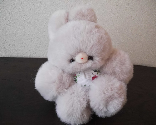 白い小花が好きなうさぎのぬいぐるみ ぬいぐるみ マルミミネコ 通販