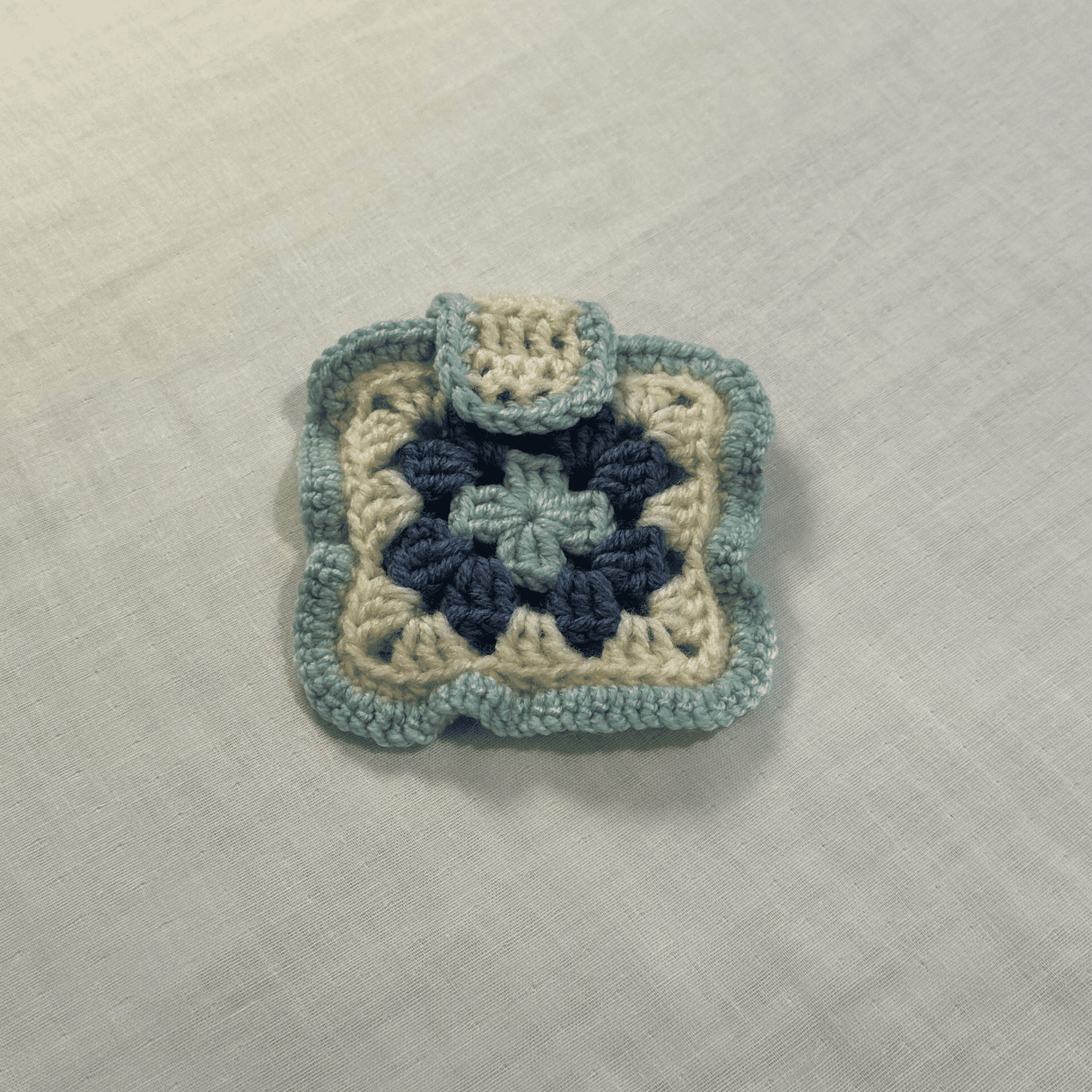 毛糸のグラニースクエア【白/水色/青】編み物作家による