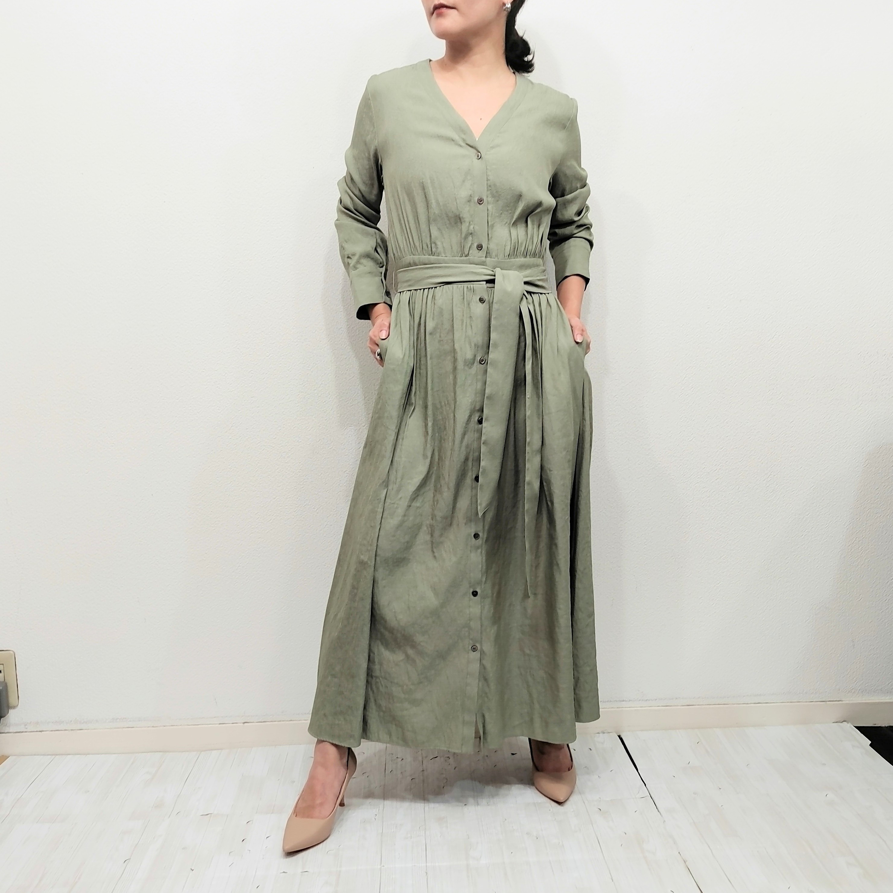 【スキッパー全開ベルト付きシャツワンピース】シャツワンピース　羽織　イージーケアが楽しめる　カーキ