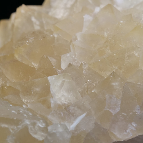 レアカラー【鉱物 標本 蛍石 結晶 原石】中国 浙江省 Yiwu