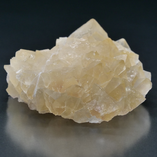 レアカラー【鉱物 標本 蛍石 結晶 原石】中国 浙江省 Yiwu イエロー