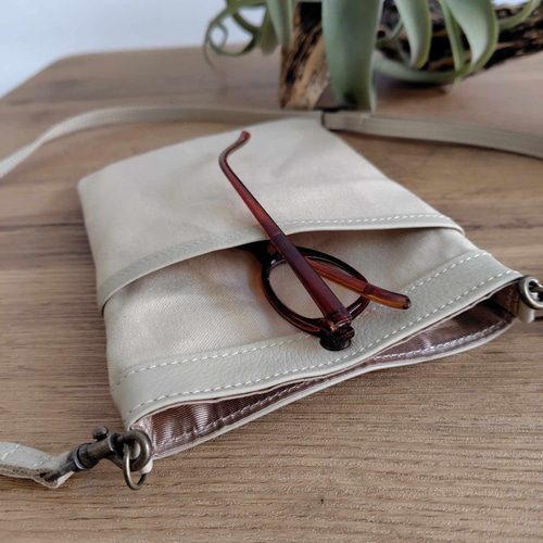 ミナペルホネン　アネモネ　ポーチ anemone quartz pouch - minä perhonen