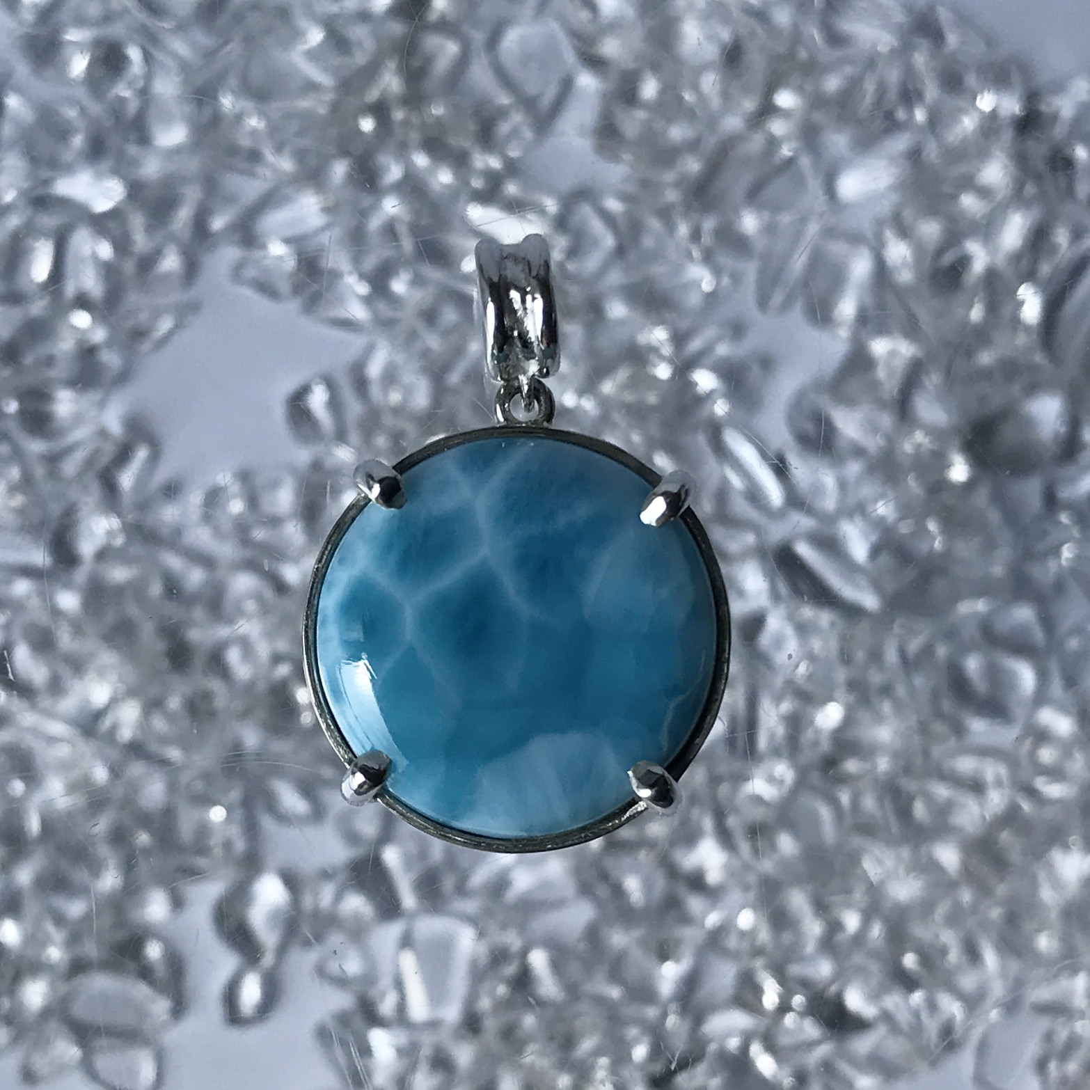 イルカのいる海　待ってましたのまぁるいペンダントトップ【送料無料】iruka141 ドルフィン