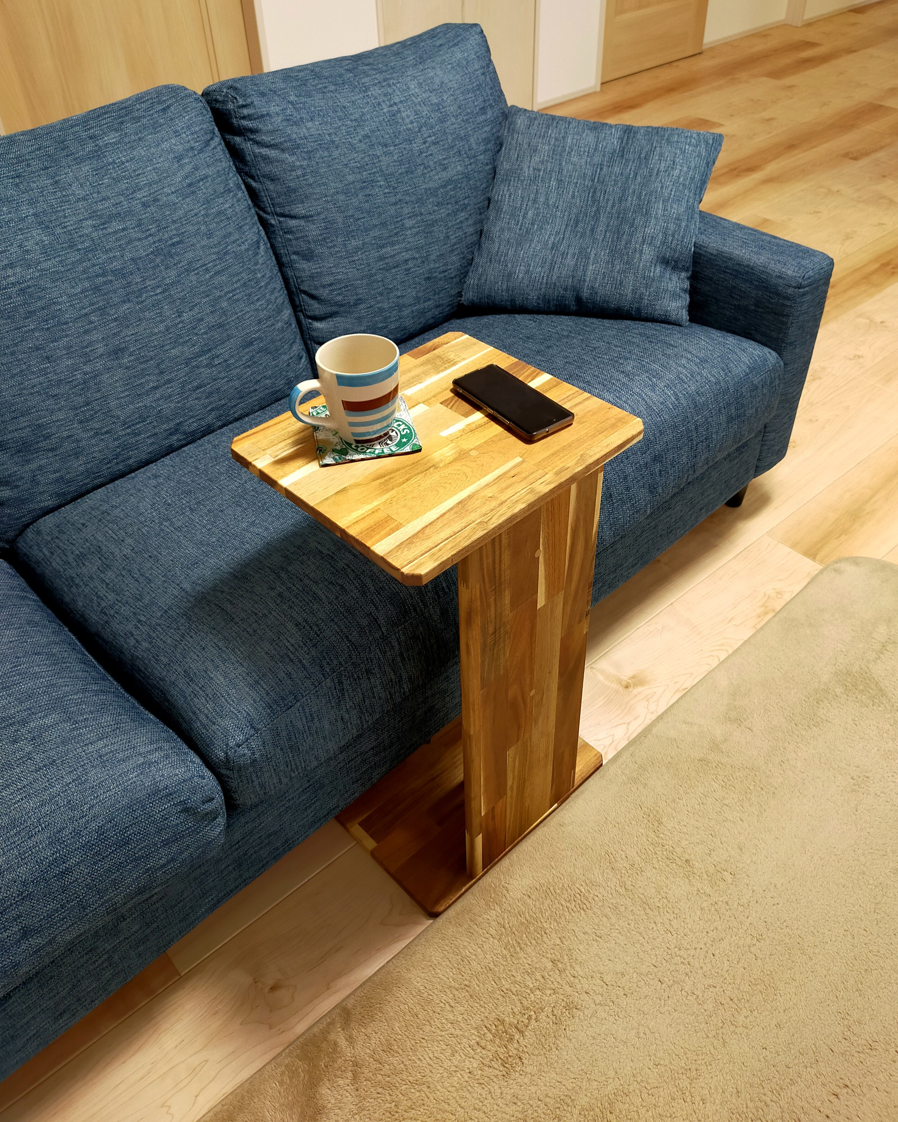 サイドテーブル ソファ横　デスクワーク