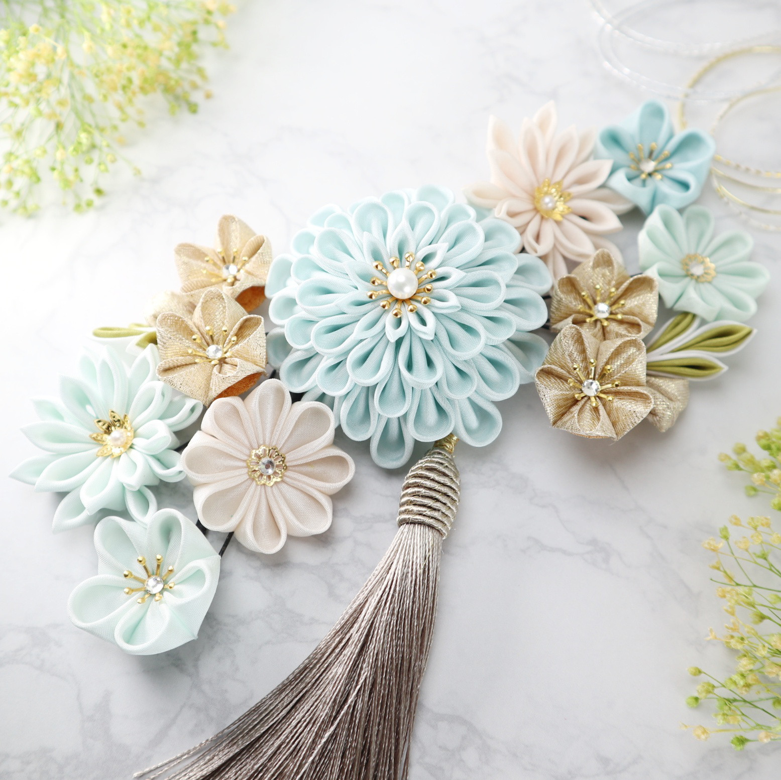 つまみ細工髪飾り　絹ダリアと小花のセット　エメラルドグリーン　アイボリー　成人式　七五三　卒業式