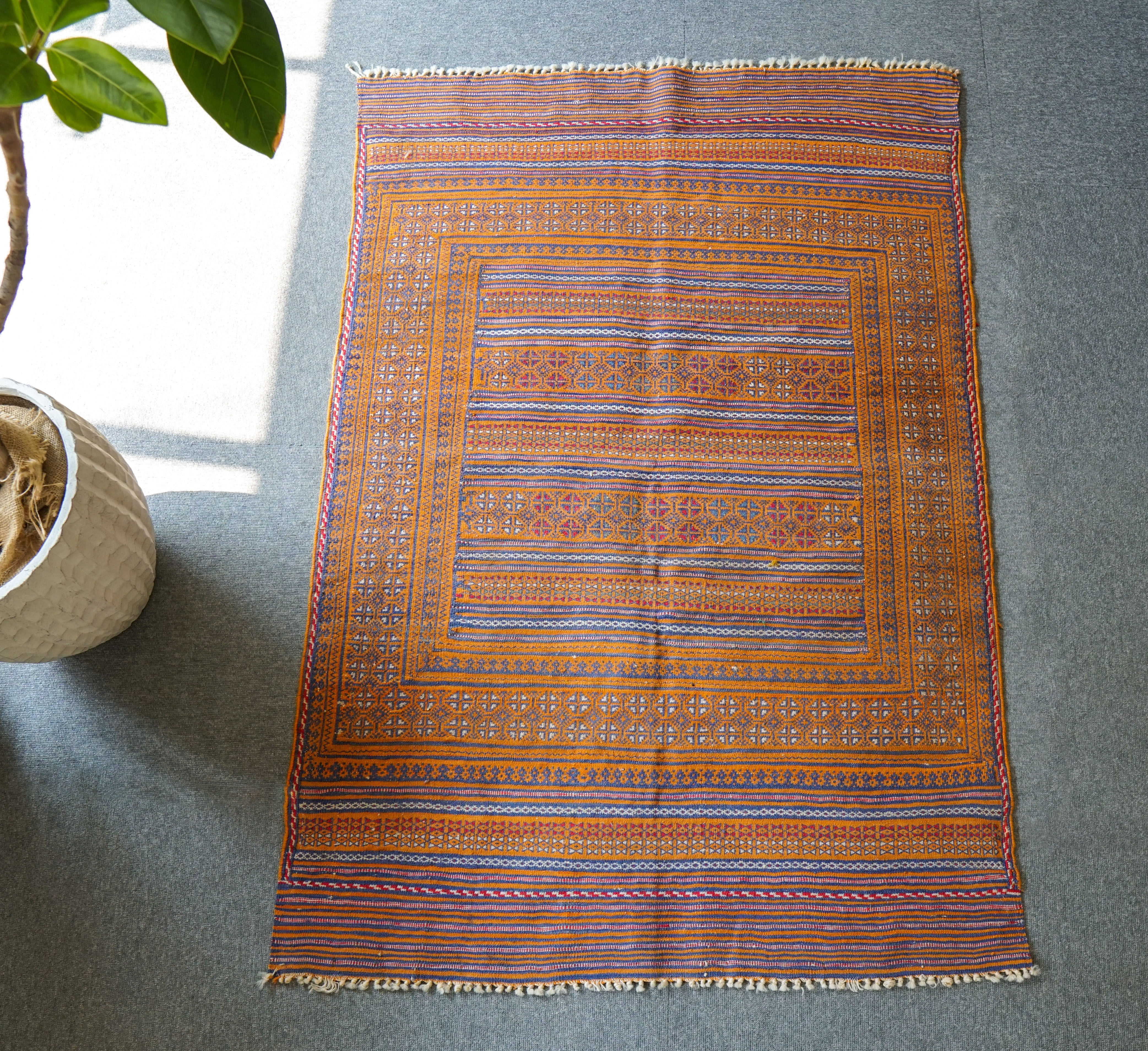 ペルシャ手織りキリム トラバルラグ size:140×96cm 手織り絨毯