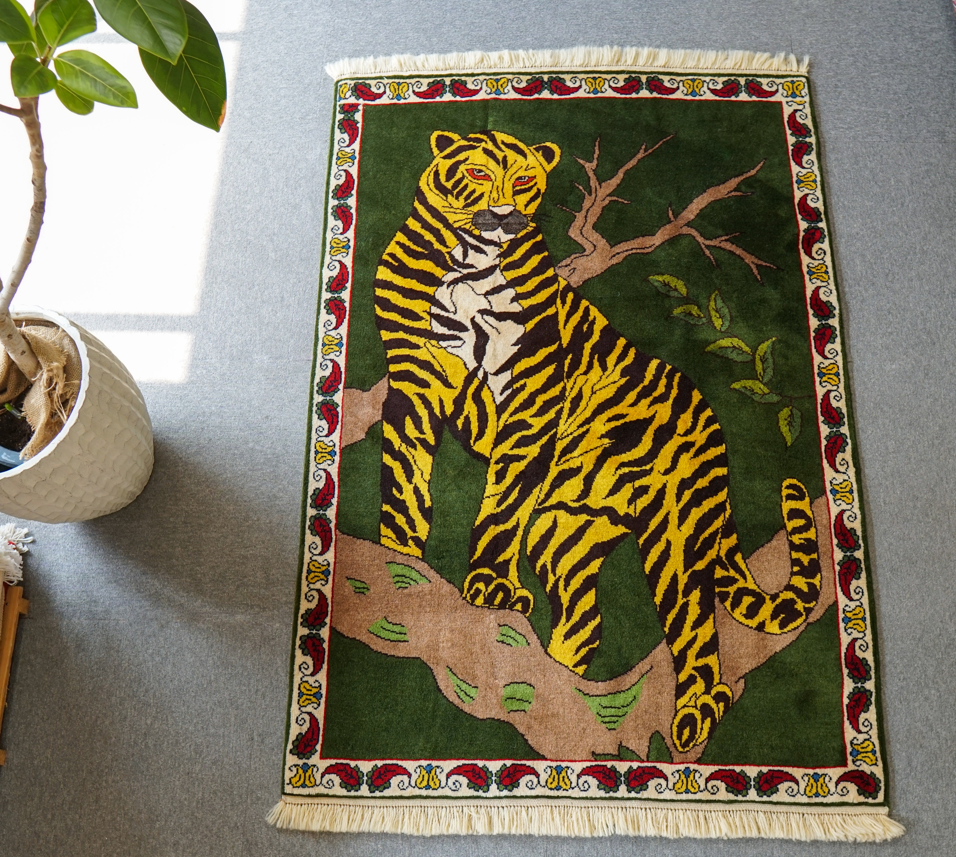 147x102cm 手織り ペルシャ絨毯　カシュカイ族