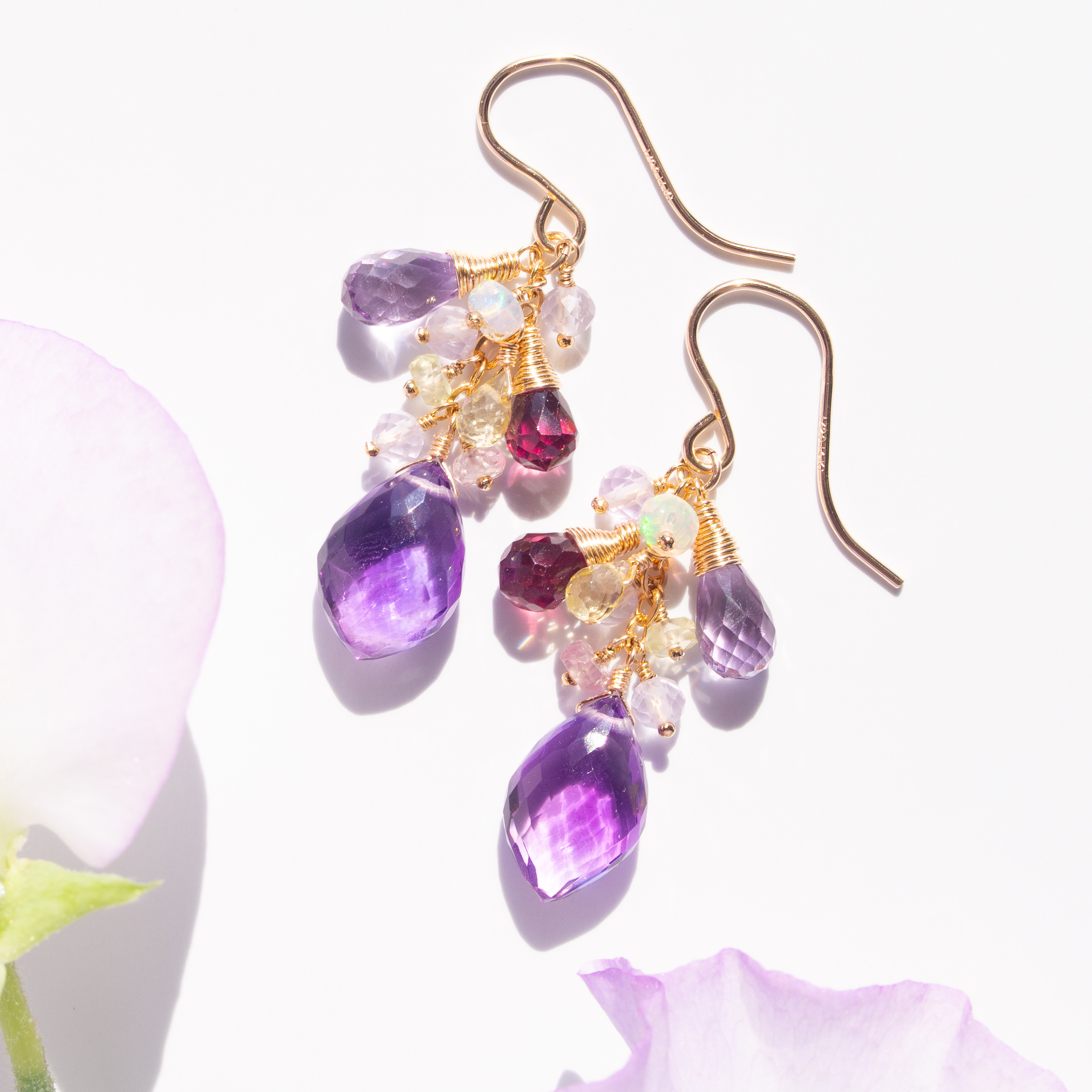 パンジー＊アメジストと天然石（ロードライトガーネット・レモンクォーツ）の彩りピアス／イヤリング