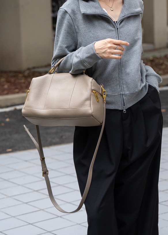 優雅な気質 ! •黒/カーキ/カラメル/緑/3WAY•4色•厚手な天然軟めな牛革ハンドバッグ•牛革ショルダーバッグ 2枚目の画像