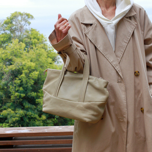 ◆Valluat◆ MUDE BAG BEIGE [正規品/関税込] ROOTOTE ルートート トートバッグ ミディアム 軽量 撥水 通勤