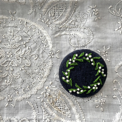 スズラン_刺繍ブローチ L_麻紺 2枚目の画像
