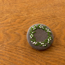スズラン_刺繍ブローチ L_麻紺 4枚目の画像