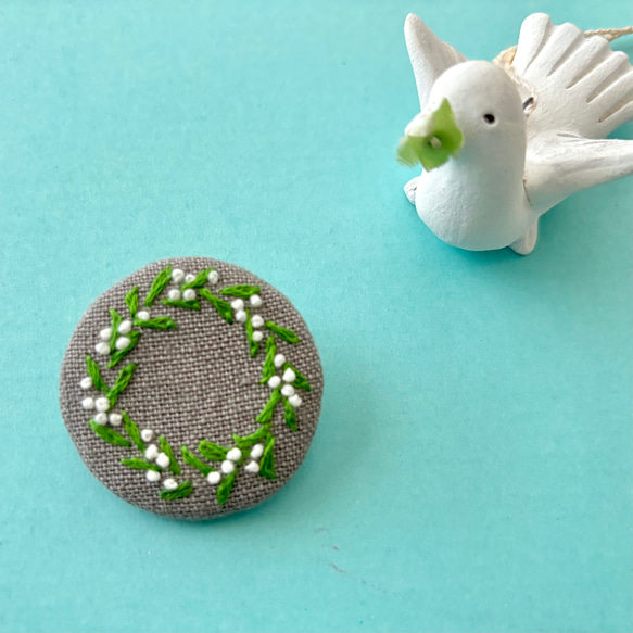 スズラン_刺繍ブローチ L_麻紺 1枚目の画像