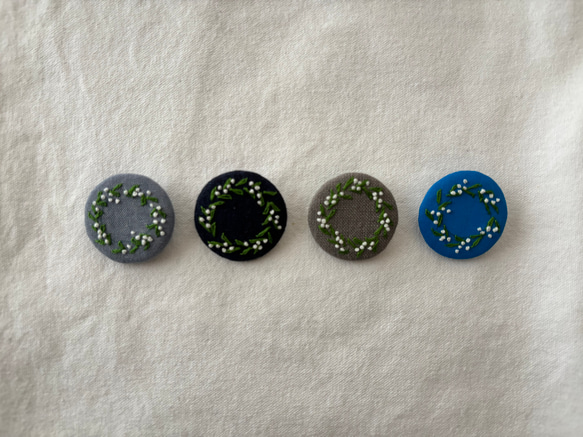 スズラン_刺繍ブローチ L_麻紺 6枚目の画像