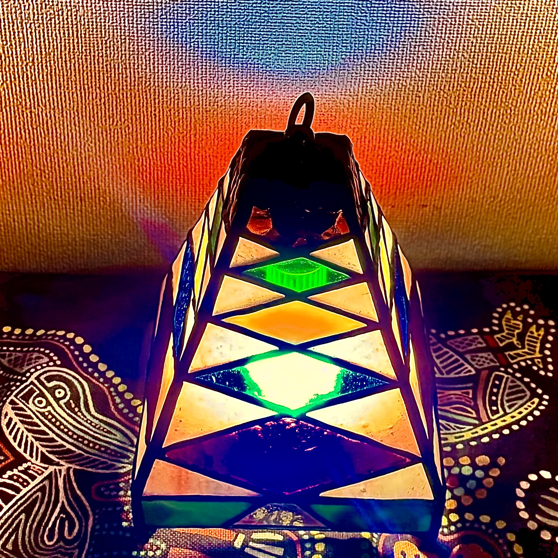 光の色を楽しむ、ランタン  ステンドグラス ランプシェード 置き型 テーブル ランプ インテリア 照明