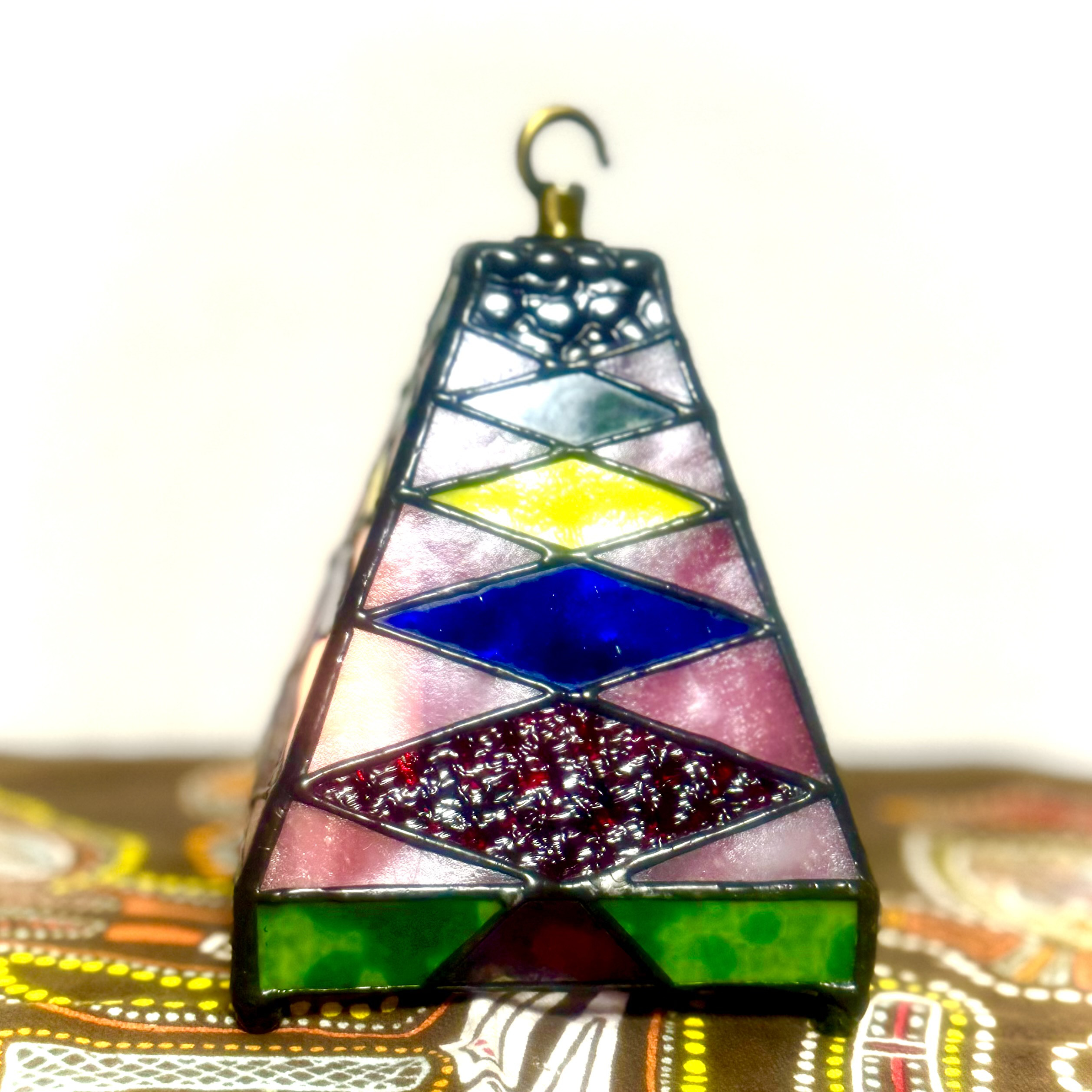 光の色を楽しむ、ランタン  ステンドグラス ランプシェード 置き型 テーブル ランプ インテリア 照明