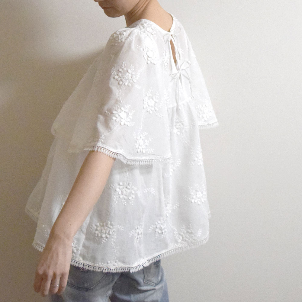 3Dボタニカル柄レースリバーシブルバタフライスリーブリボンブラウス（オフホワイト）（受注制作）