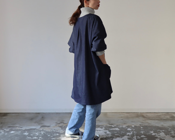 岡山児島デニムで魅せる、割烹着／8オンスくったりソフトデニムエプロン／インディゴ・ブルー 3枚目の画像