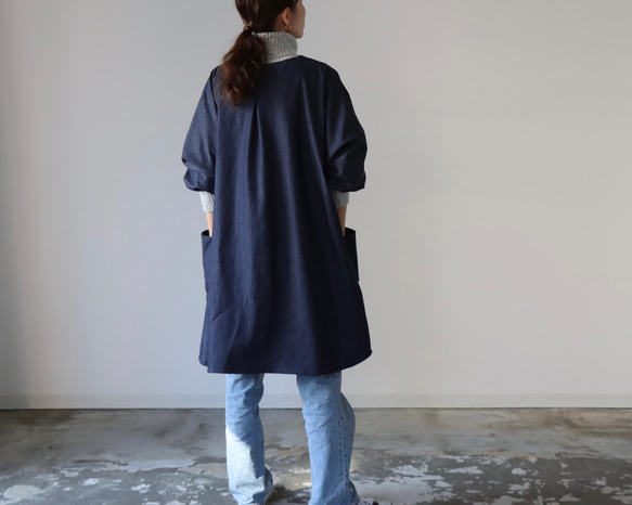 岡山児島デニムで魅せる、割烹着／8オンスくったりソフトデニムエプロン／インディゴ・ブルー 7枚目の画像