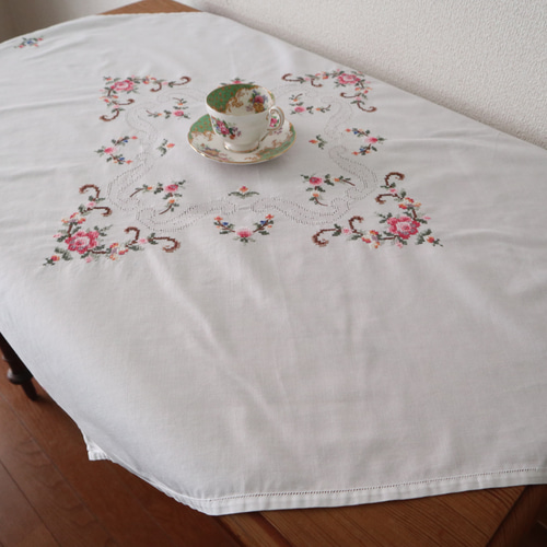 フランスの手仕事/繊細なバラや小花のクロスステッチ手刺繍 テーブル