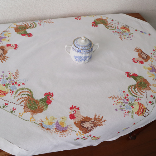 ドイツの手仕事/野原のにわとりとひよこ達の手刺繍 クロスステッチ