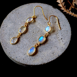 9/30まで出品⭐︎ MHT レインボームーンストーン　ピアス 894225a7a3a42a432d17ebc6dacc21